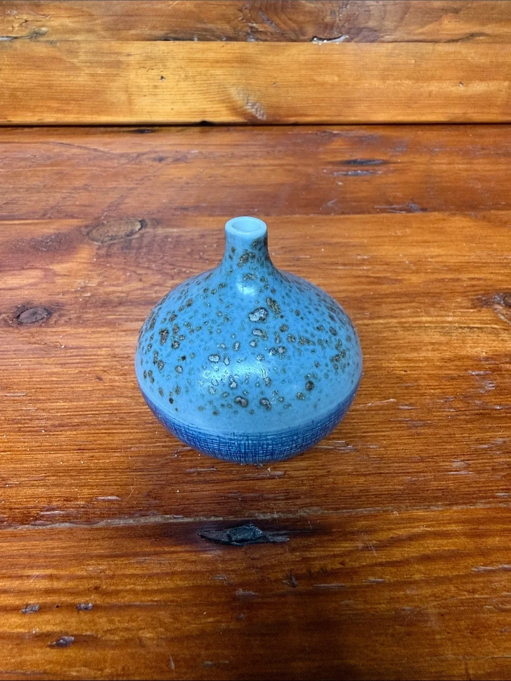 🌱 NWOT Handcrafted Blue Glazed Bud Vase